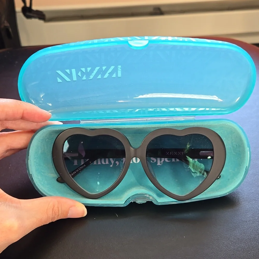 Heart-Shaped Black Perscription Sunglasses